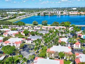 20120 NE 3rd Ct 8, Miami FL 33179