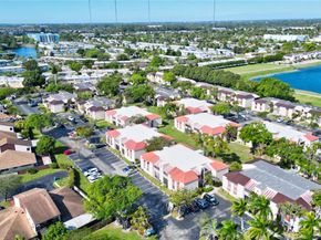 20120 NE 3rd Ct 8, Miami FL 33179