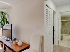 20120 NE 3rd Ct 8, Miami FL 33179