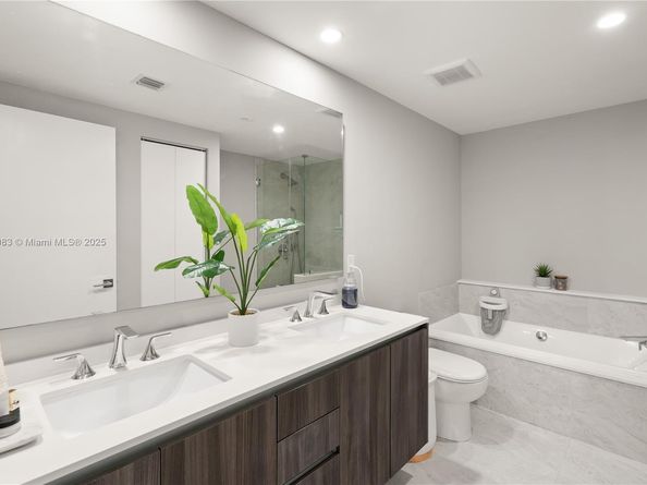 488 NE 18th St 1508, Miami FL 33132