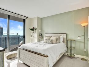 45 SW 9th St 4004, Miami FL 33130