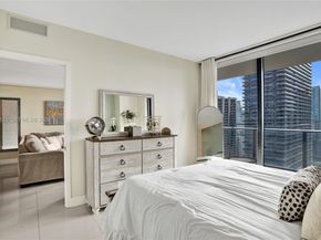 45 SW 9th St 4004, Miami FL 33130