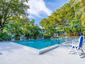 5565 SW 80th St D, Miami FL 33143