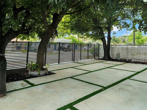 1829 NW 62nd Ter, Miami FL 33147