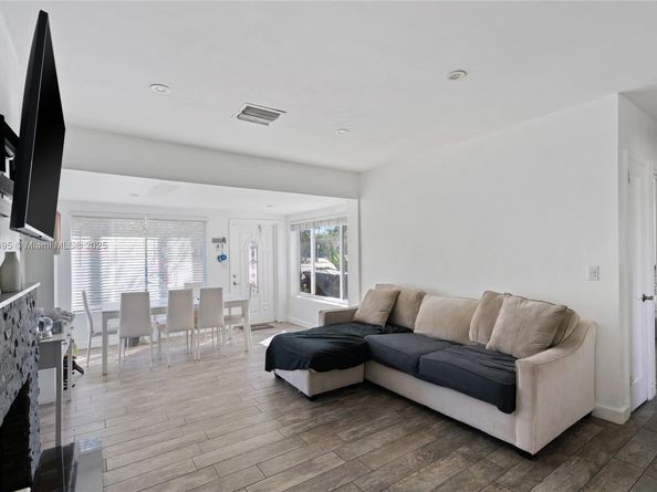 1843 SW 4th Ave, Fort Lauderdale FL 33315