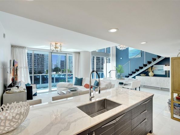 200 Biscayne Boulevard Way 505, Miami FL 33131
