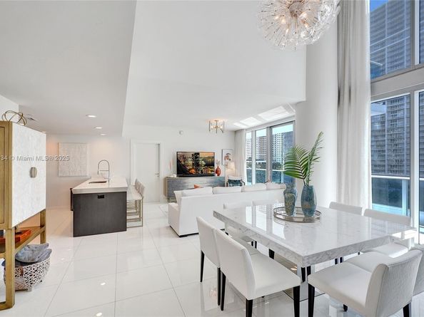 200 Biscayne Boulevard Way 505, Miami FL 33131