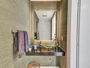 200 Biscayne Boulevard Way 505, Miami FL 33131