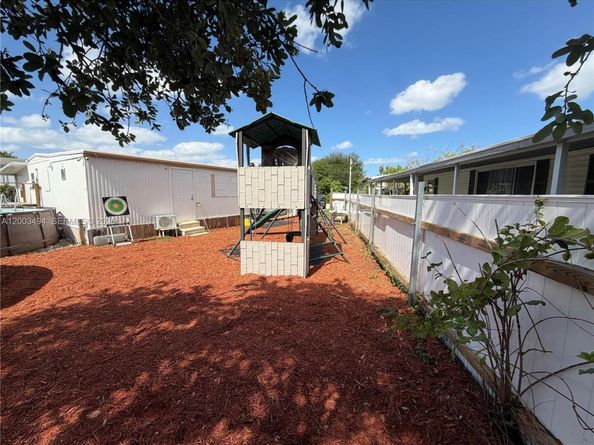 5871 SW 29th Ave, Dania Beach FL 33312