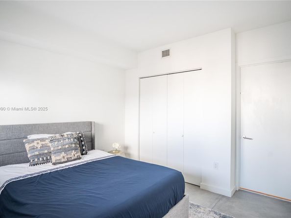 460 NE 28th St 805, Miami FL 33137