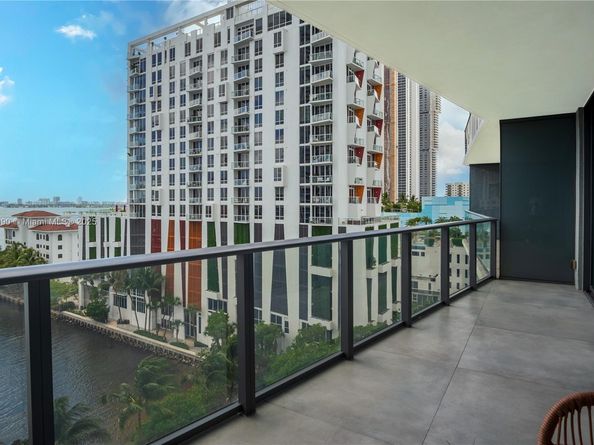 460 NE 28th St 805, Miami FL 33137