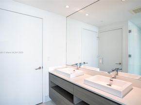 460 NE 28th St 805, Miami FL 33137