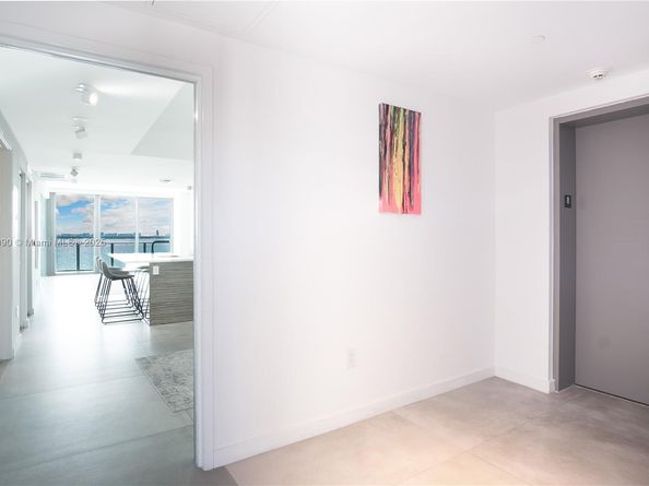 460 NE 28th St 805, Miami FL 33137