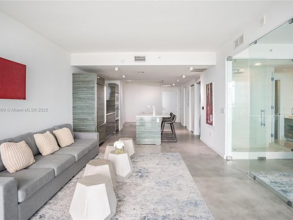 460 NE 28th St 805, Miami FL 33137