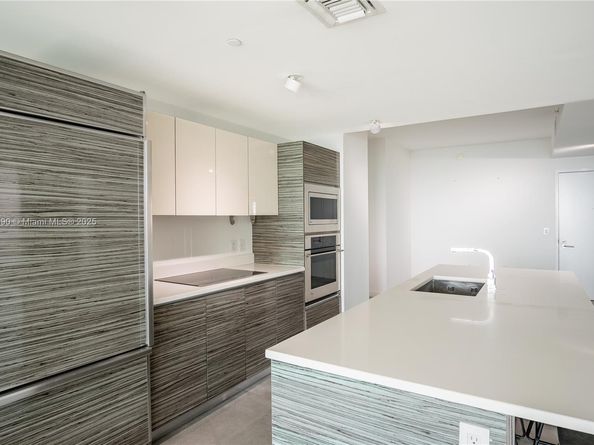 460 NE 28th St 805, Miami FL 33137