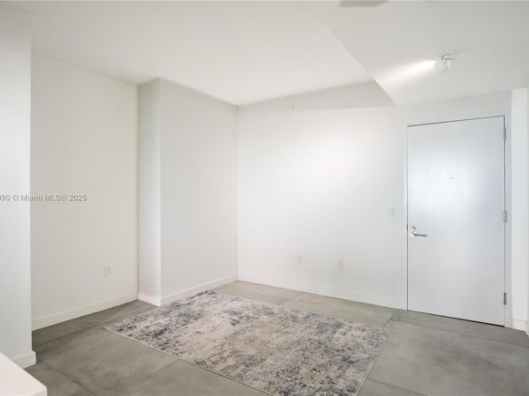 460 NE 28th St 805, Miami FL 33137