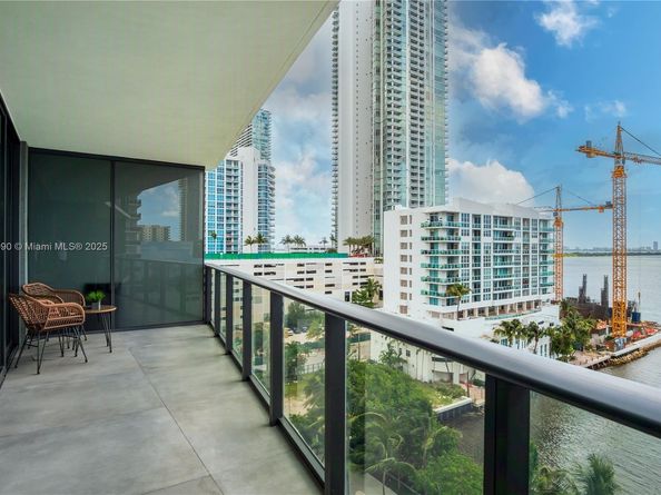 460 NE 28th St 805, Miami FL 33137