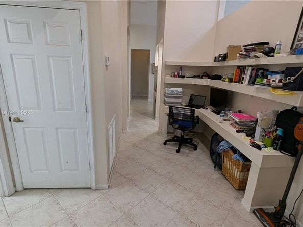 760 SW 190th Ave, Pembroke Pines FL 33029
