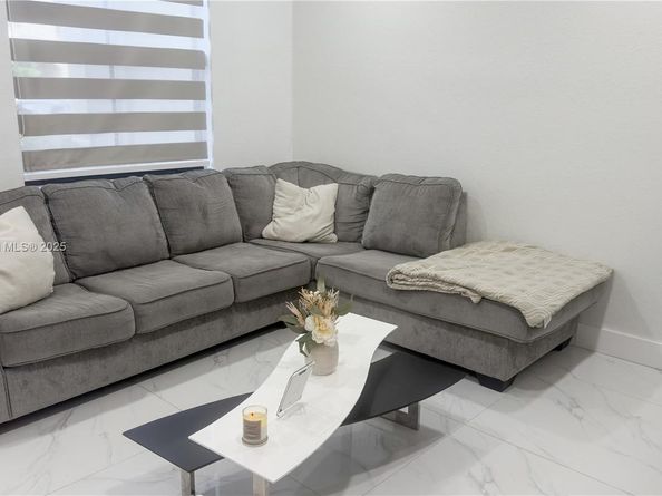 3318 W 106th Ter, Hialeah FL 33018