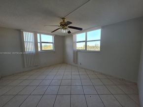 1830 Dixieanna St 406, Hollywood FL 33020