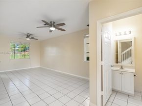 6051 SW 19th Pl, North Lauderdale FL 33068