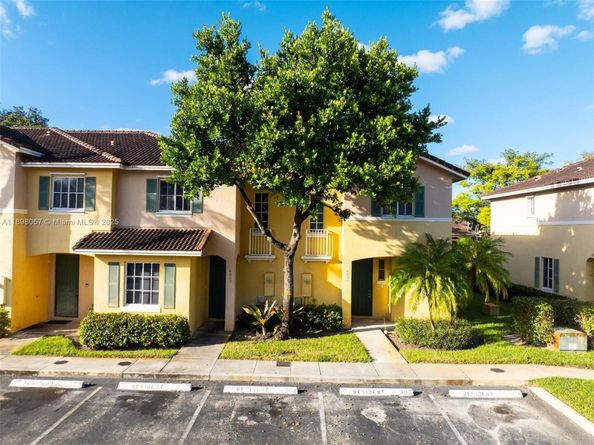 6051 SW 19th Pl, North Lauderdale FL 33068