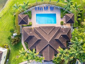 6051 SW 19th Pl, North Lauderdale FL 33068