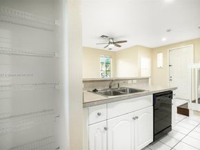 6051 SW 19th Pl, North Lauderdale FL 33068