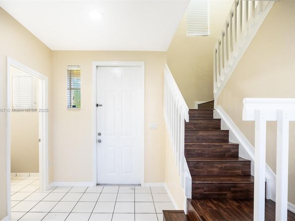 6051 SW 19th Pl, North Lauderdale FL 33068