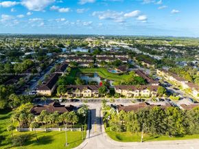 6051 SW 19th Pl, North Lauderdale FL 33068