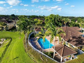 6051 SW 19th Pl, North Lauderdale FL 33068