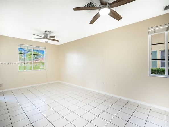 6051 SW 19th Pl, North Lauderdale FL 33068