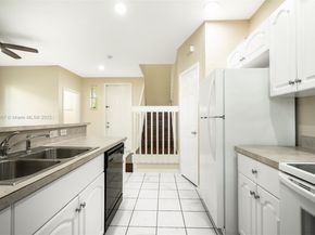 6051 SW 19th Pl, North Lauderdale FL 33068