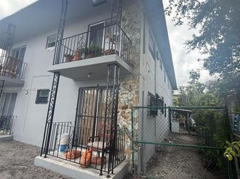 414 SW 15th Ave