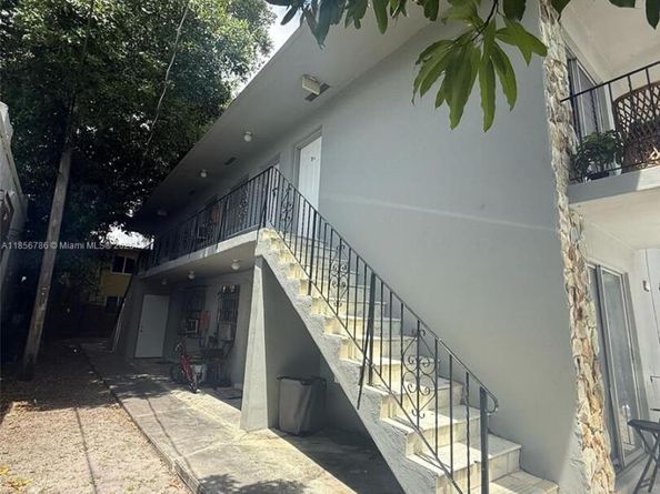 414 SW 15th Ave, Miami FL 33135