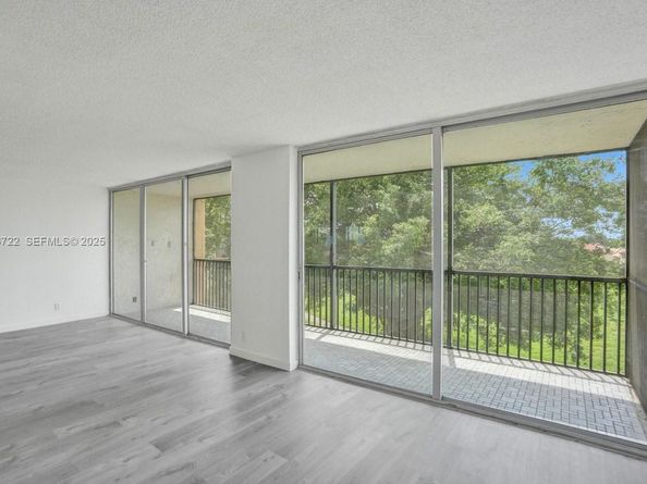 3821 Environ Blvd 403, Lauderhill FL 33319