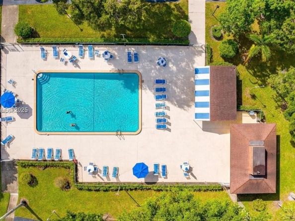 3821 Environ Blvd 403, Lauderhill FL 33319