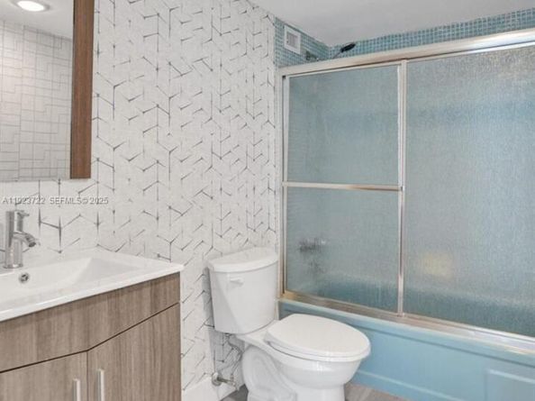 3821 Environ Blvd 403, Lauderhill FL 33319