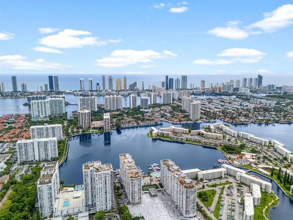 18071 Biscayne Blvd PH03 & PH04, Aventura FL 33160