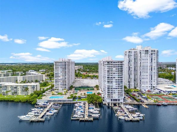 18071 Biscayne Blvd PH03 & PH04, Aventura FL 33160