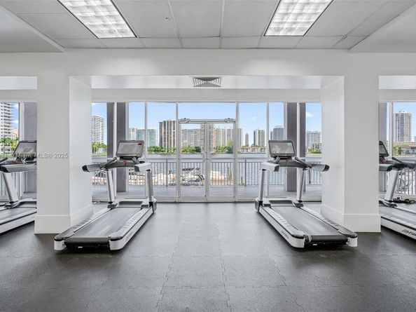 18071 Biscayne Blvd PH03 & PH04, Aventura FL 33160