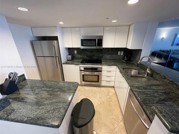 1717 N Bayshore Dr A2548, Miami FL 33132