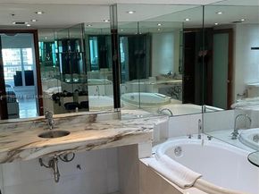 1717 N Bayshore Dr A2548, Miami FL 33132