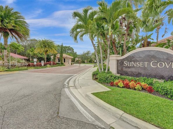 10132 NW 4th street, Plantation FL 33324