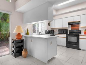 10132 NW 4th street, Plantation FL 33324
