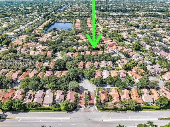10132 NW 4th street, Plantation FL 33324
