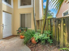 10132 NW 4th street, Plantation FL 33324