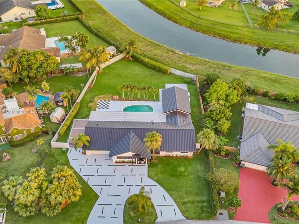 10600 SW 140th St, Miami FL 33176