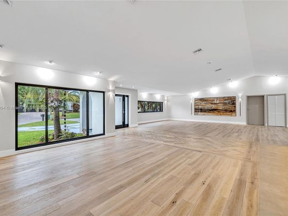 10600 SW 140th St, Miami FL 33176