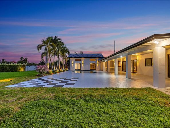 10600 SW 140th St, Miami FL 33176